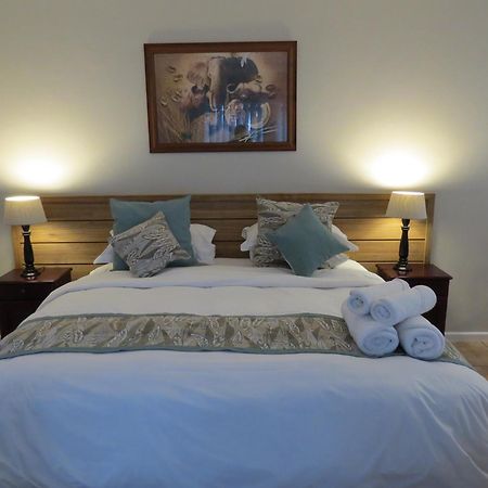 Easy Five Guest House Somerset West Exterior photo