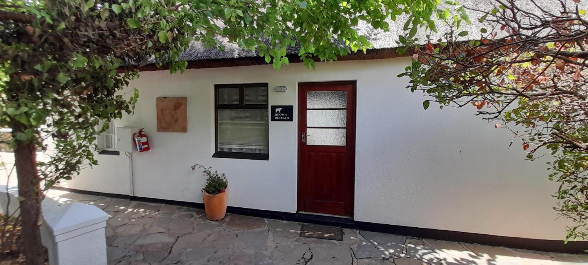 Easy Five Guest House Somerset West Exterior photo